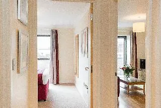 Premier Redcliffe Апартаменты