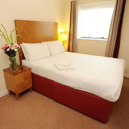 Апартаменты Premier Redcliffe