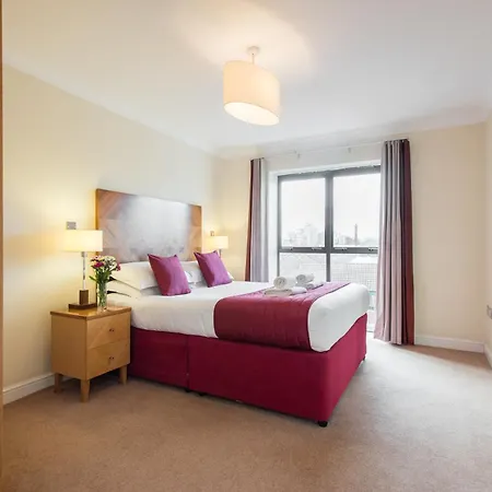 Апартаменты Premier Redcliffe