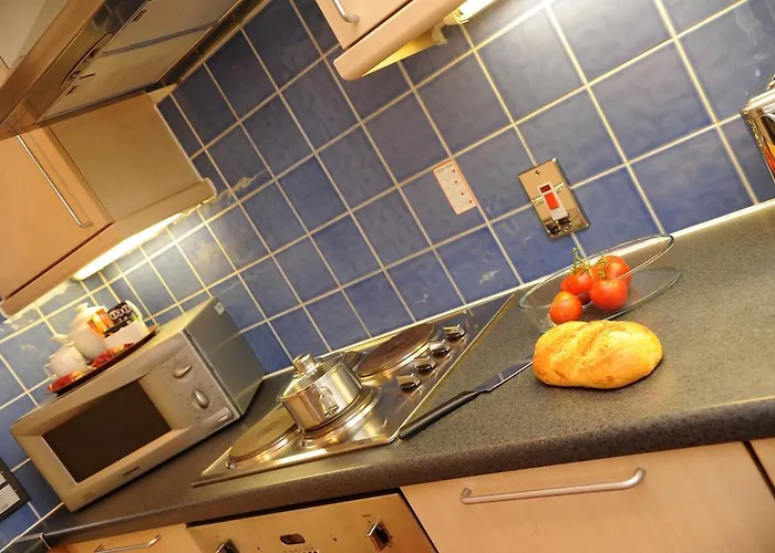 Premier Redcliffe Апартаменти *