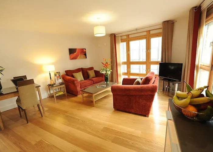 Premier Redcliffe Апартаменти Бристоль