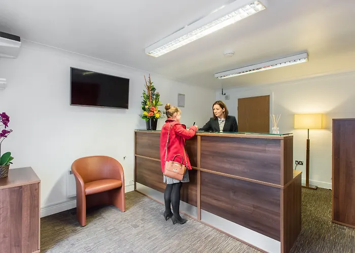 Premier Redcliffe Апартаменти *